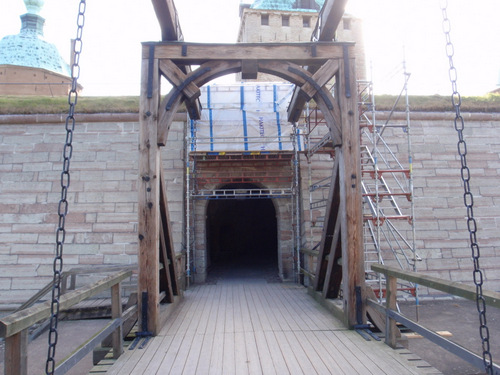 Working Draw Bridge.